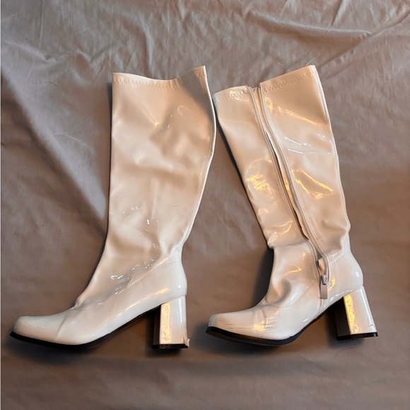 GoGo Boots - Picture 2 of 7